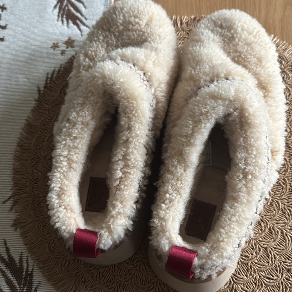 Ugg Tazz Platform - Picture 3 of 3